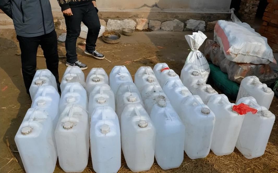 农村61岁老人10年积蓄为儿买房,76岁老汉为儿子娶40岁娇妻