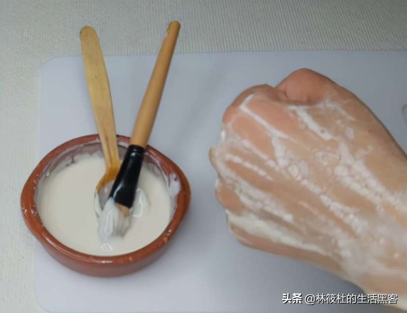 如何收缩脸部粗大毛孔,脸部毛孔粗大最好的解决修复方法