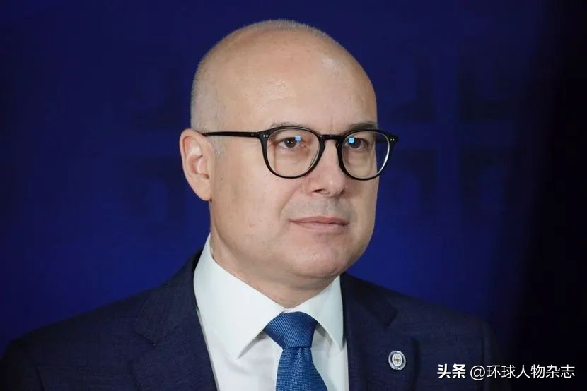 武切维奇，“接班”武契奇