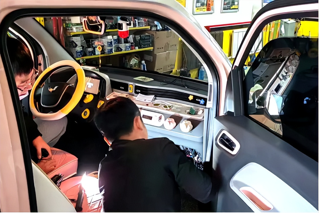 五菱迷你行车记录仪测评,五菱mini升级360全景记录仪