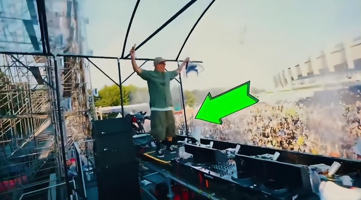 大s被爆料,大s具俊晔聚会合照两人十分甜蜜