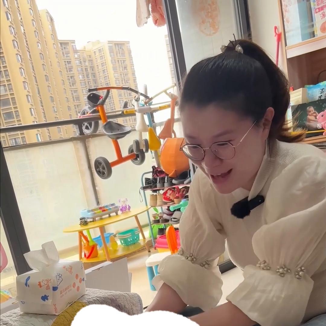 婴儿湿疹淹脖子用什么药膏,宝宝脖子淹了并且有湿疹怎么办