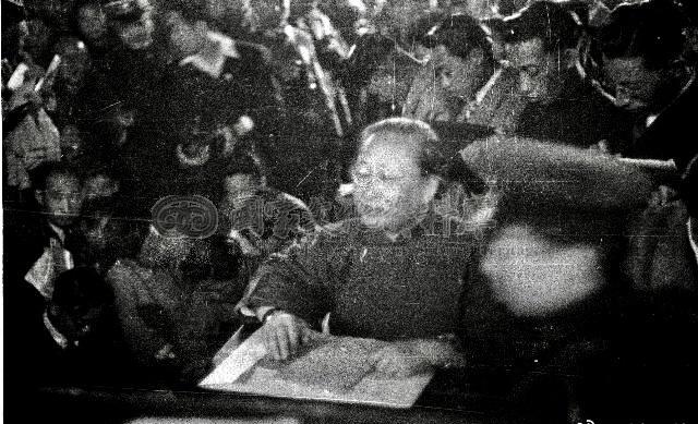 日军日记：路遇逃难的女学生，我将她的腿骨做成了锋利的*刀刺**!