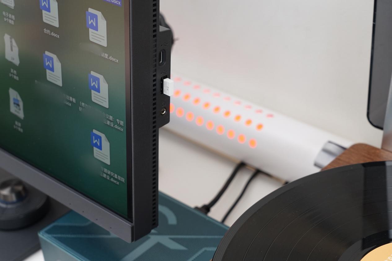 明基bnq8039benqpd2705u配什么显卡,明基显示器pd2705u对比studiodisplay