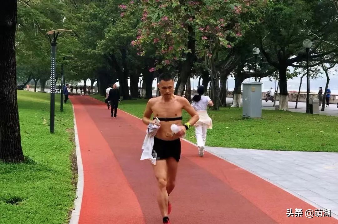 爱上跑步越跑越健康,爱上跑步越跑越爽