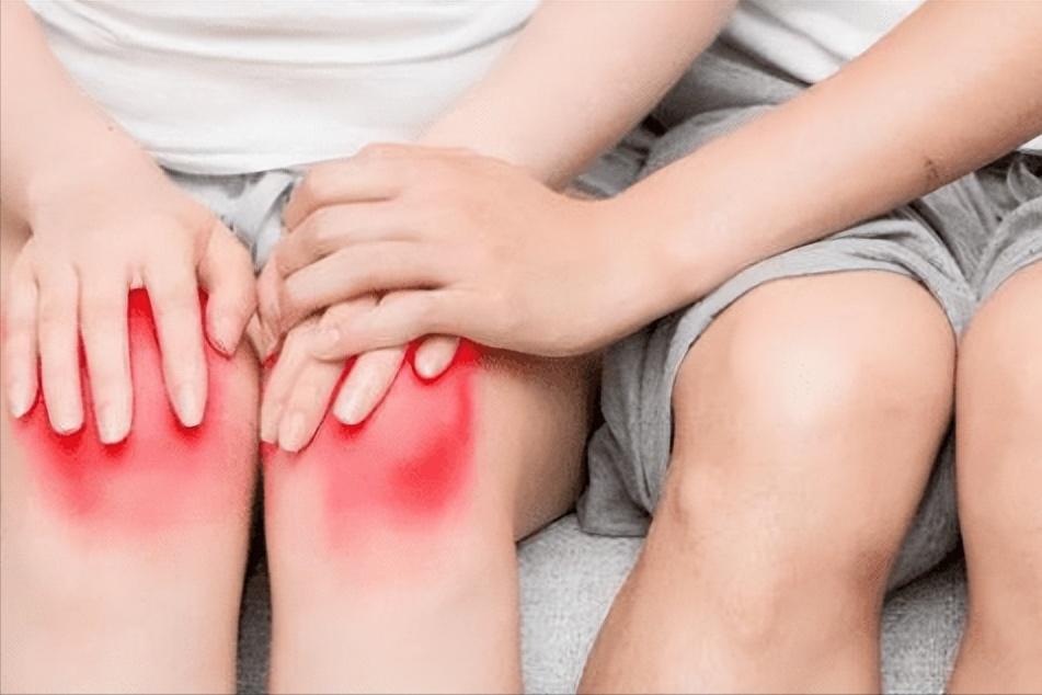 为什么女性到一定年龄膝盖疼,为啥老年女性容易膝盖疼