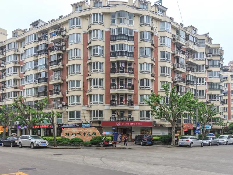 女足教练租房,女足教练足球队员