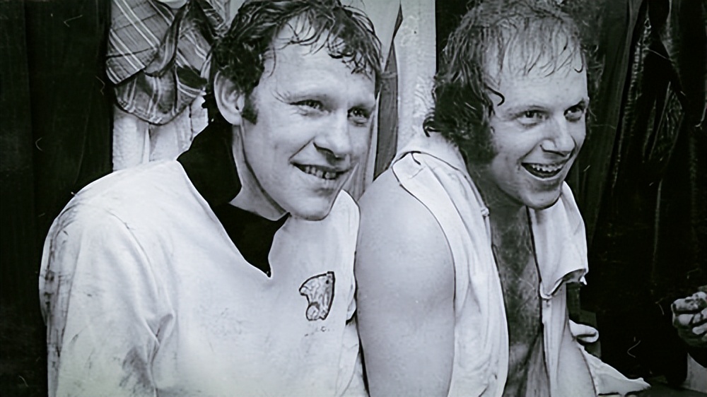 足总杯冠军小奖杯,足总杯奖杯含金量