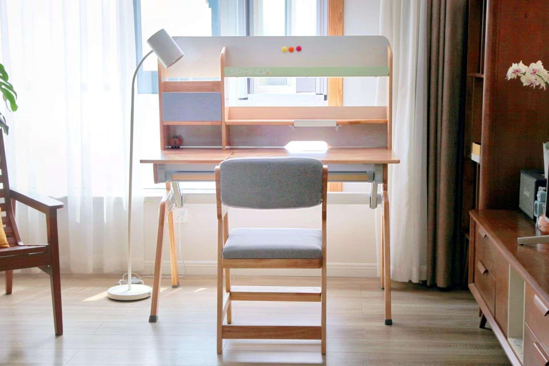 斯芬达小鹿桌配套阅读架,斯芬达小鹿桌儿童实木学习桌