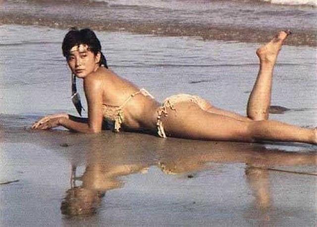 邓丽君和林青霞视频,邓丽君和林青霞海边照