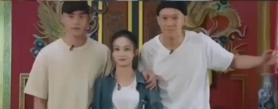 狂飙播出后张颂文有多火,狂飙主演张颂文经纪人