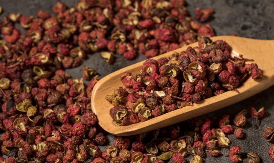 床底放把花椒能起到什么效果,有钱人床底放花椒好吗