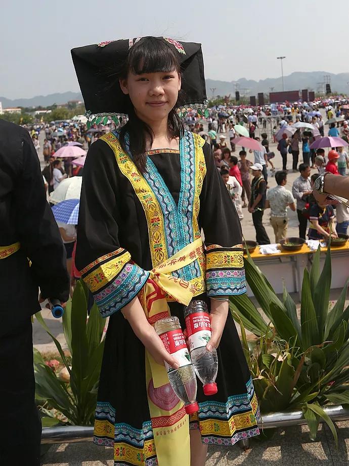 壮族美女素材,壮族美女