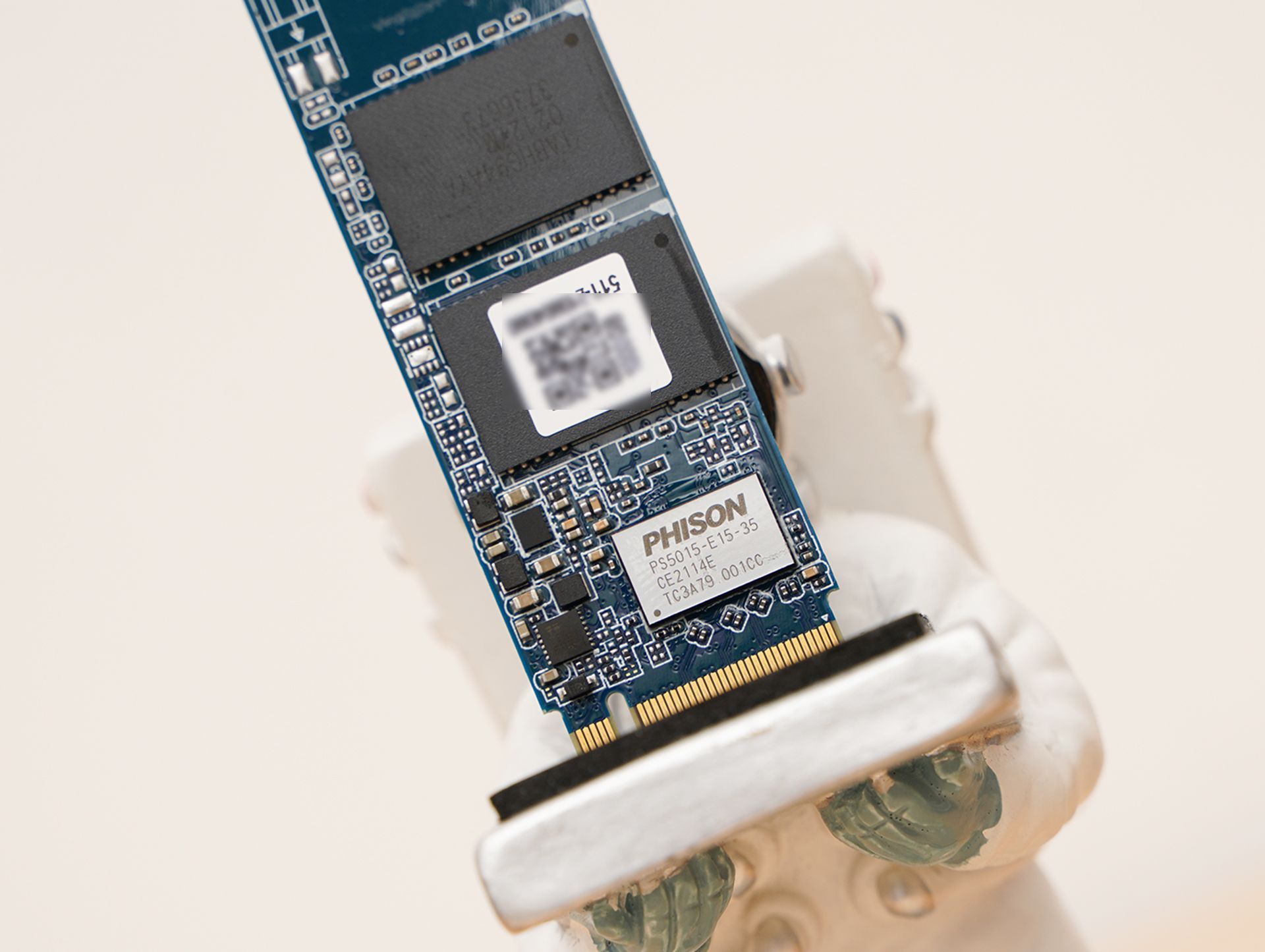 多大固态硬盘发挥最大性能,怎样提高pcie4.0固态硬盘的性能