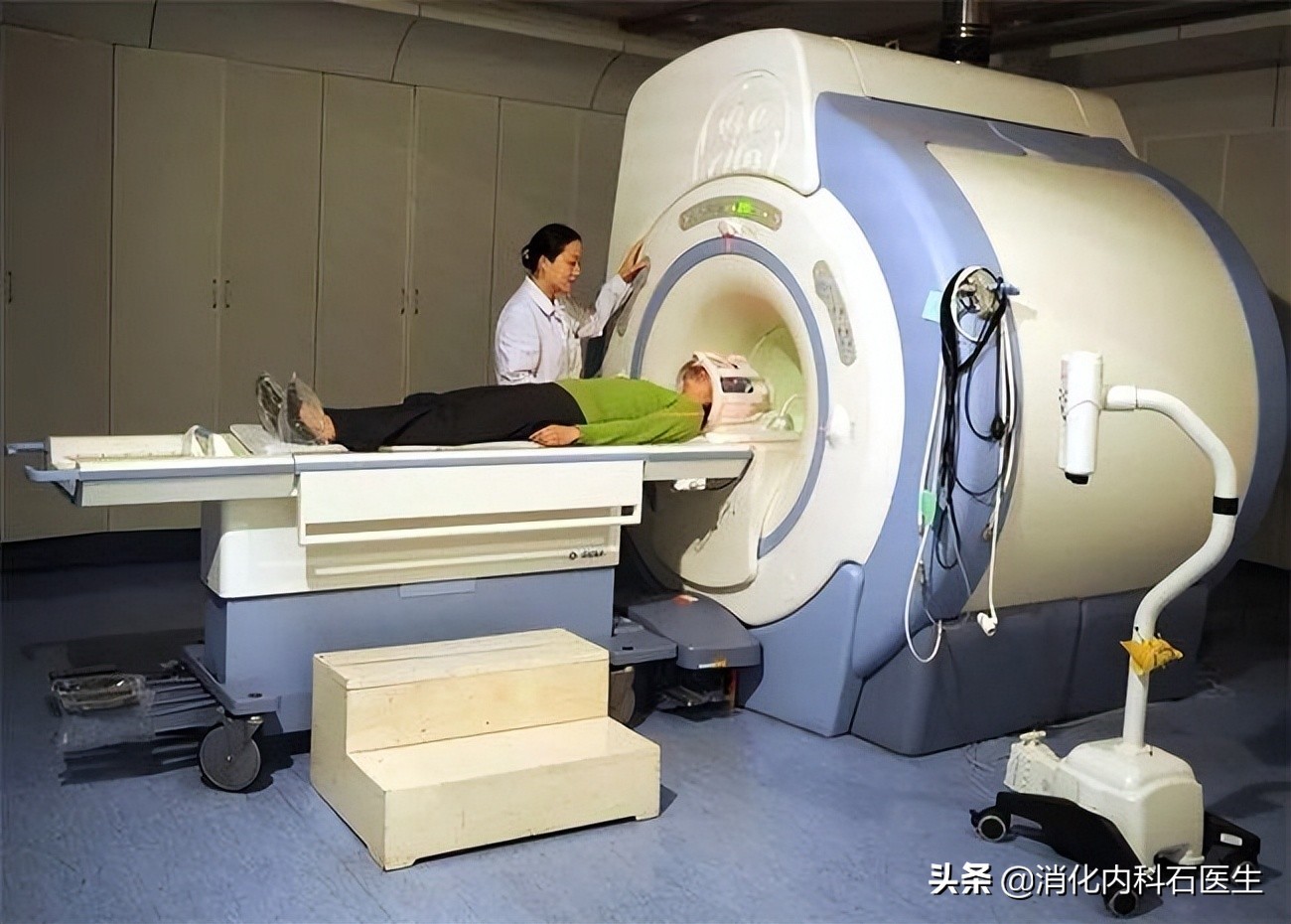 15岁女孩针刺样疼痛腹痛,15岁女孩突然左下腹痛