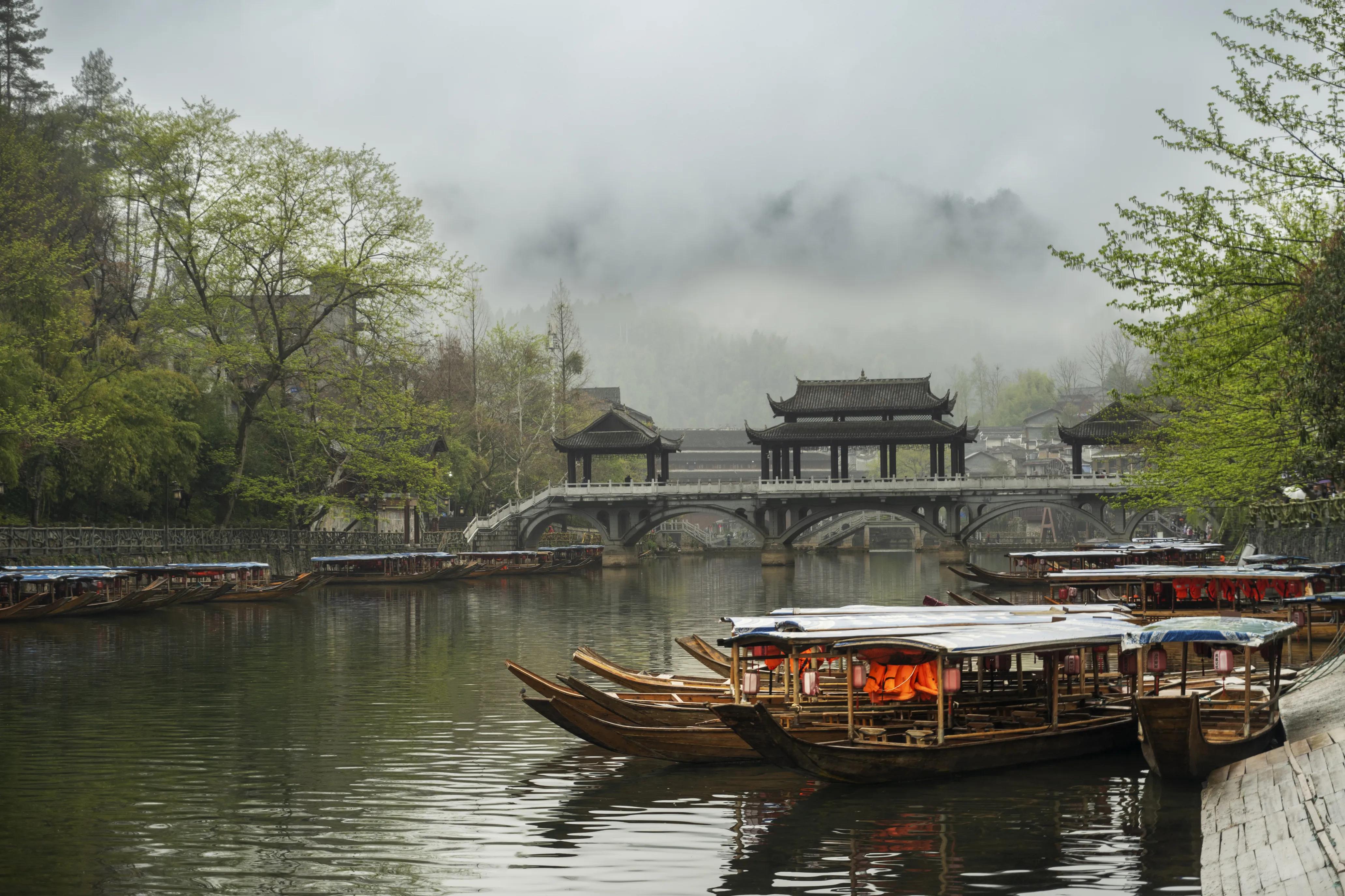 边城凤凰古城,边城凤凰古城好玩吗