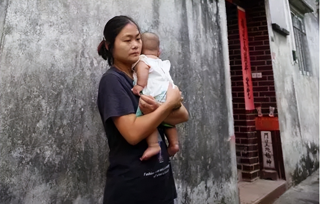 女子到黑医院做流产手术,小诊所打胎大出血