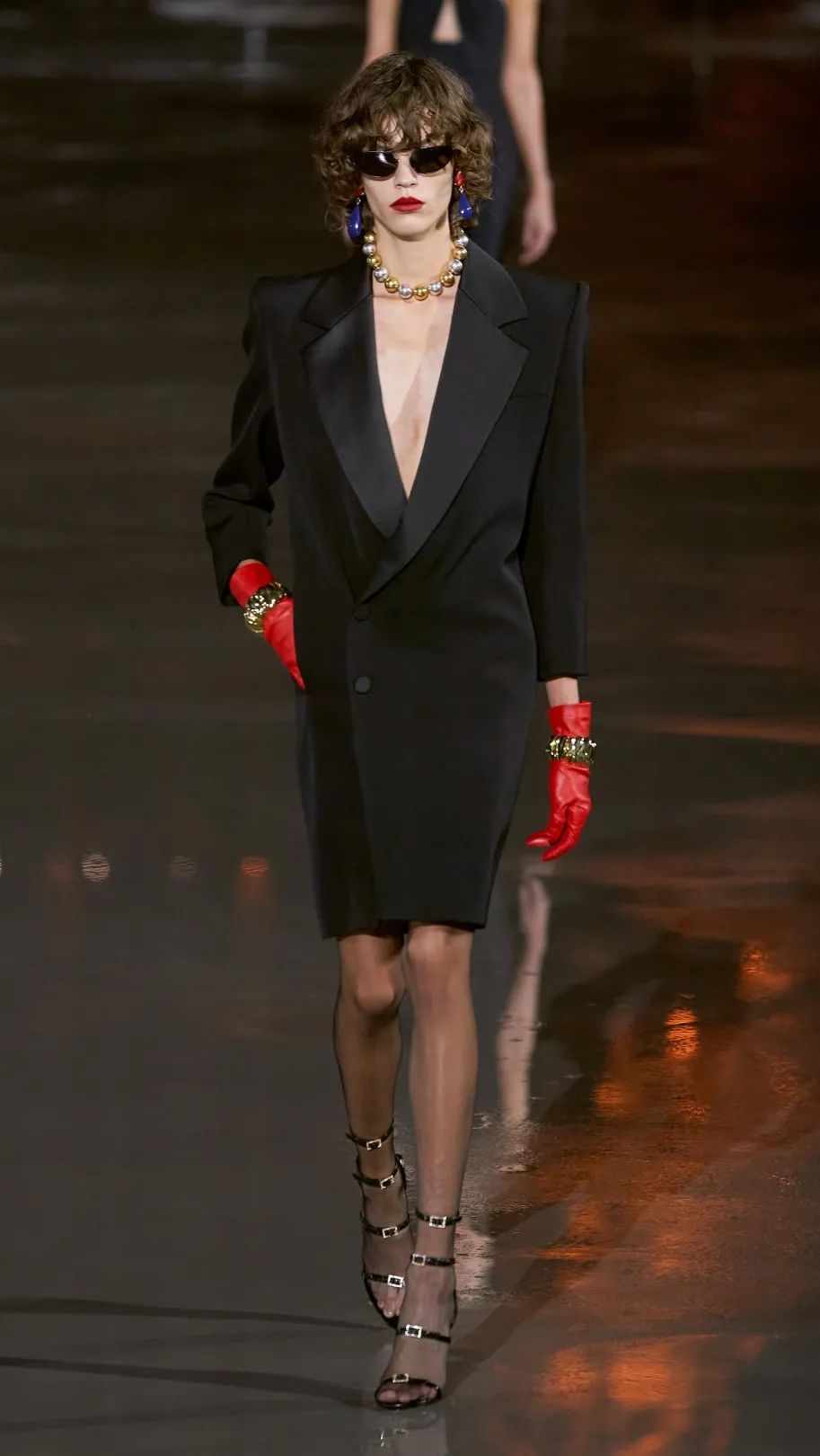 上万的大衣品牌,一件三万多的大衣到底好在哪里