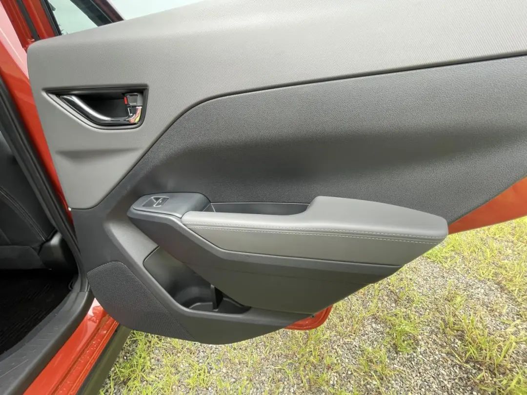 斯巴鲁crosstrek旭豹24款,斯巴鲁crosstrek旭豹对比森林人