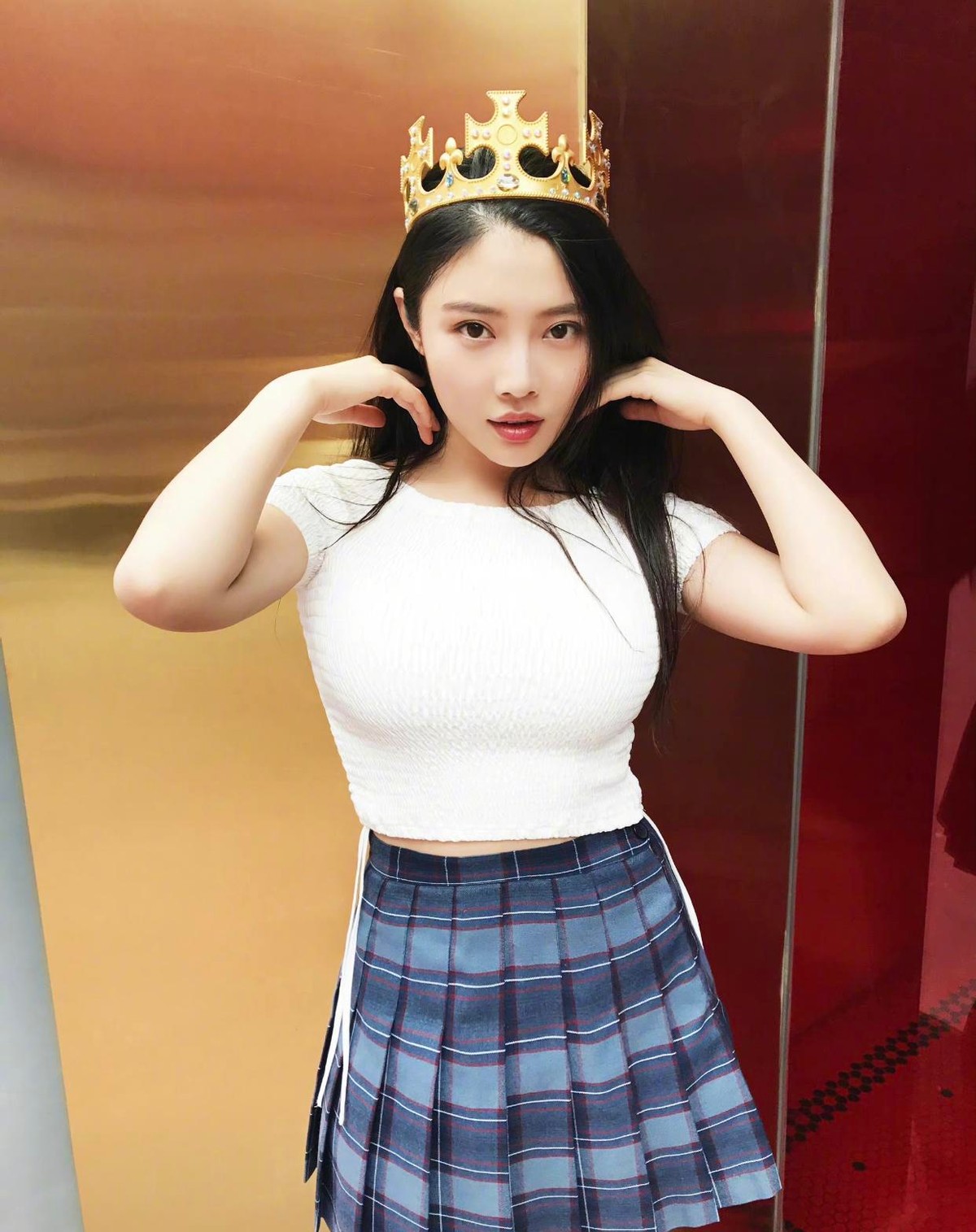 “香港第一深情”追妻七年上热搜，近照疑复合，网友：竟然是大嫂