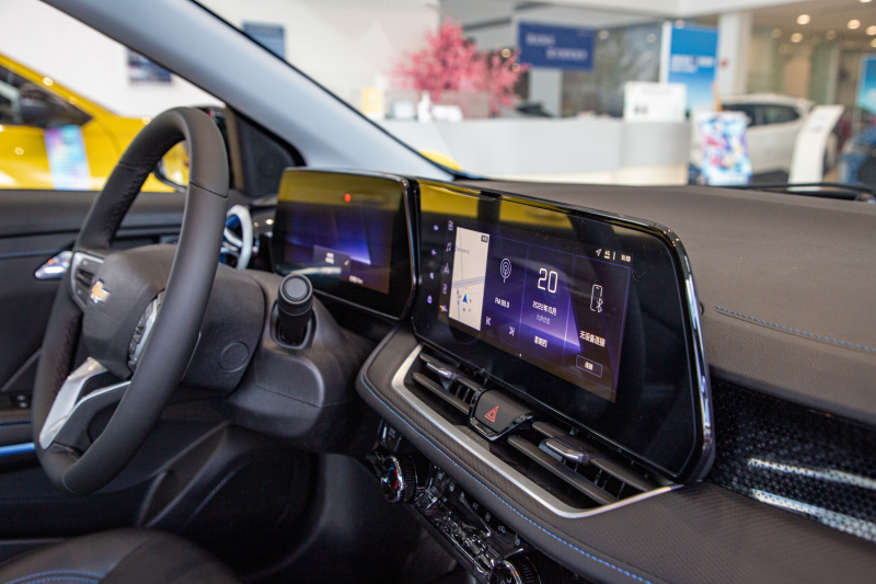 雪佛兰科鲁泽5到10万左右,雪佛兰科鲁泽20241.3t轻混什么意思