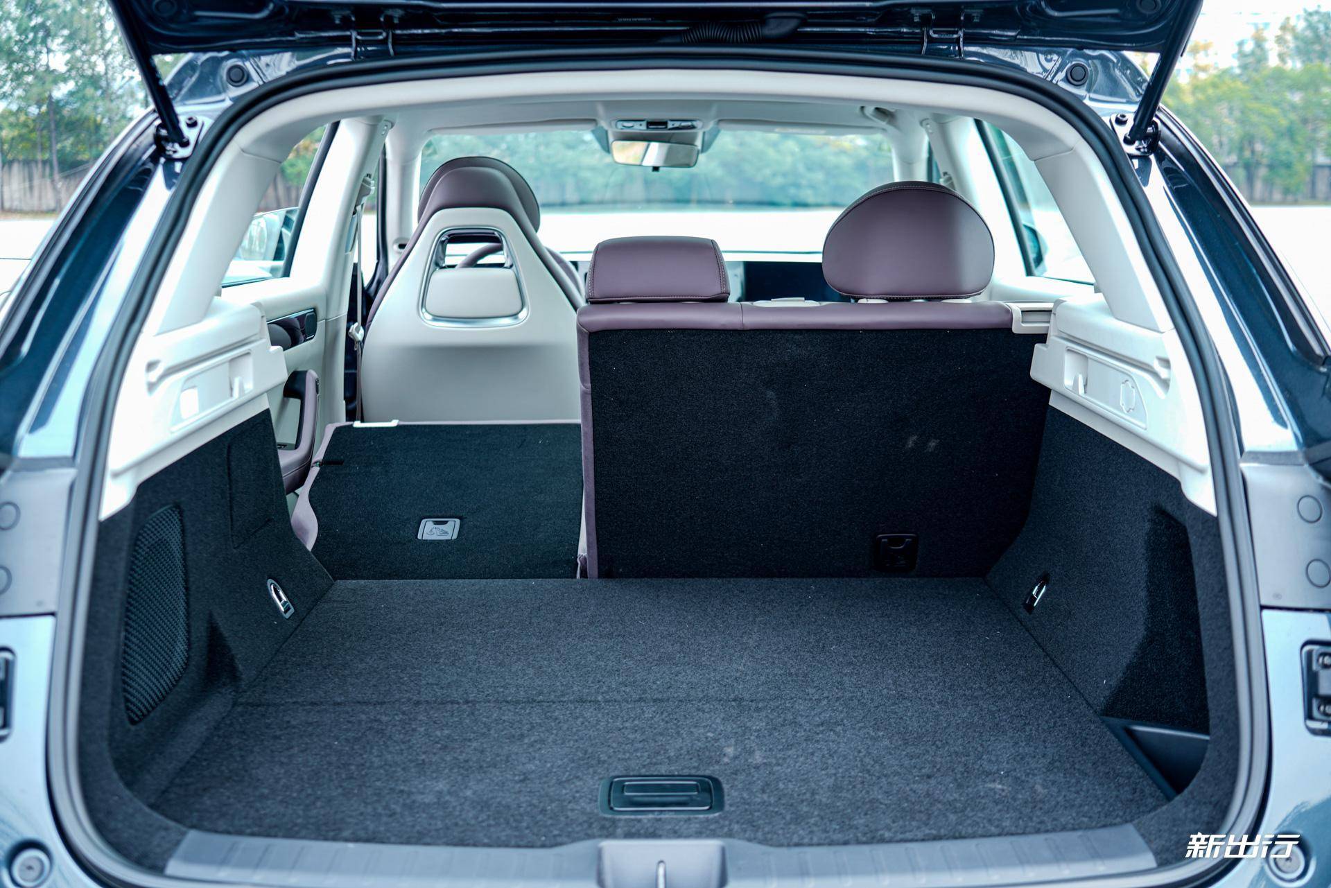 15万的中型SUV体验如何？静态实拍零跑23款C11