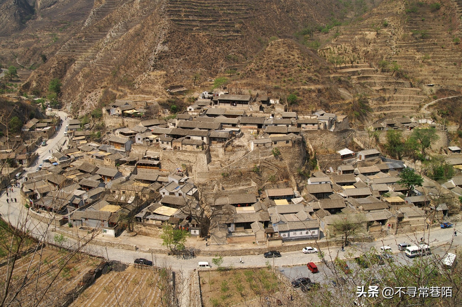 这里有许多历史悠久的古镇,从历史中走来的古镇