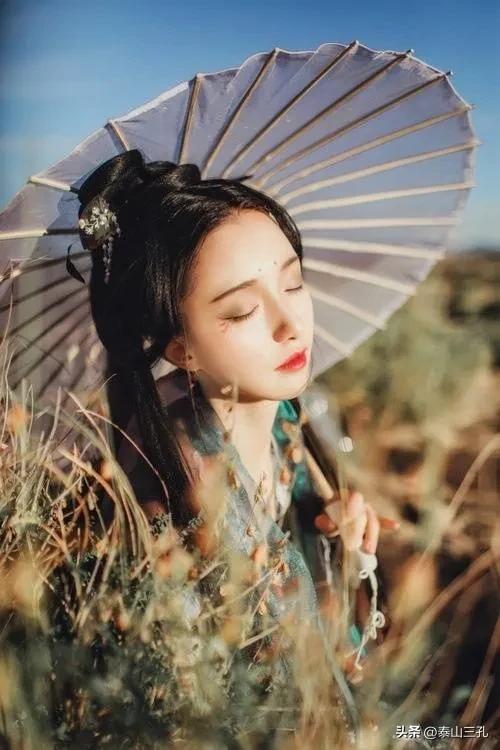 山有木兮木有枝心悦君兮君不知,山有木兮心悦君兮君不知抖音版