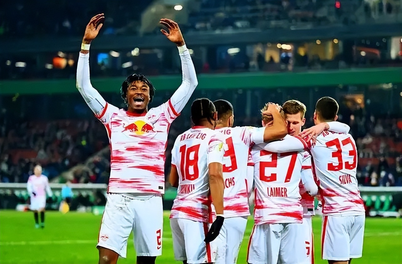 6000万！西班牙23岁新星受4大豪门追捧，哈维：我未来计划的一员