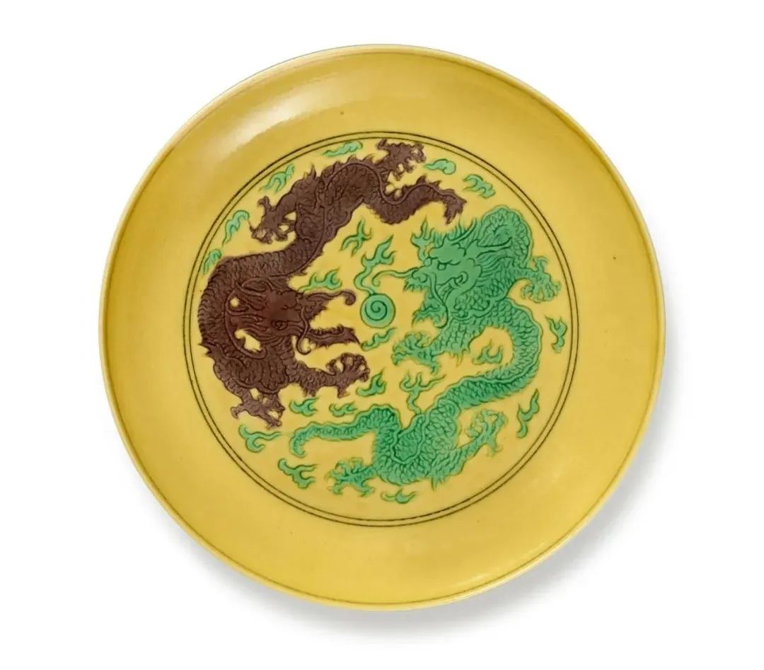 苏富比拍卖镂空八棱瓶,苏富比粉彩九桃纹天球瓶