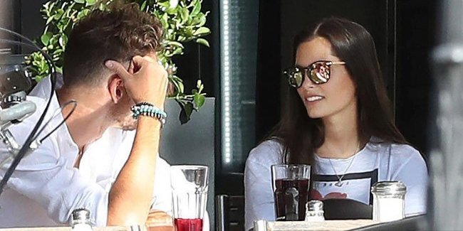 德国队是懂“美人计”的，破例让太太团入住安慰球员，但又没全懂