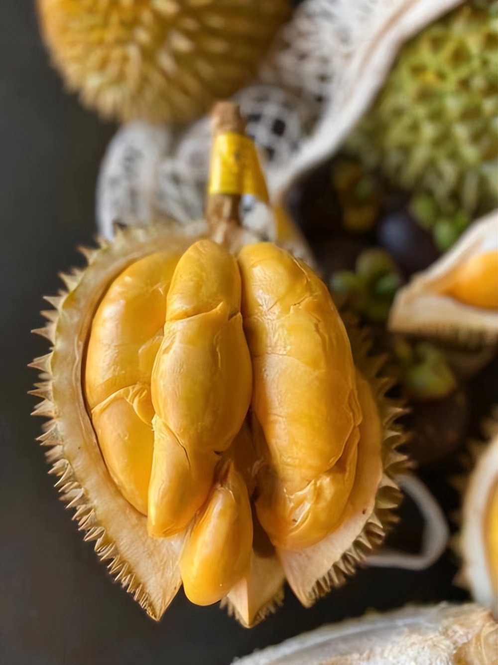 水果价格断崖式下跌,水果榴莲最低价