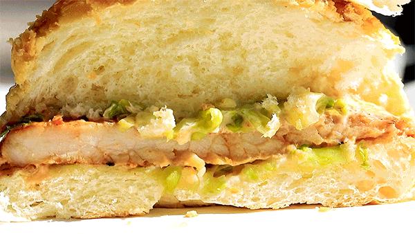 丹霞庄出现一个奇怪阿叔,一万块的店租竟卖起一元一只大鸡腿