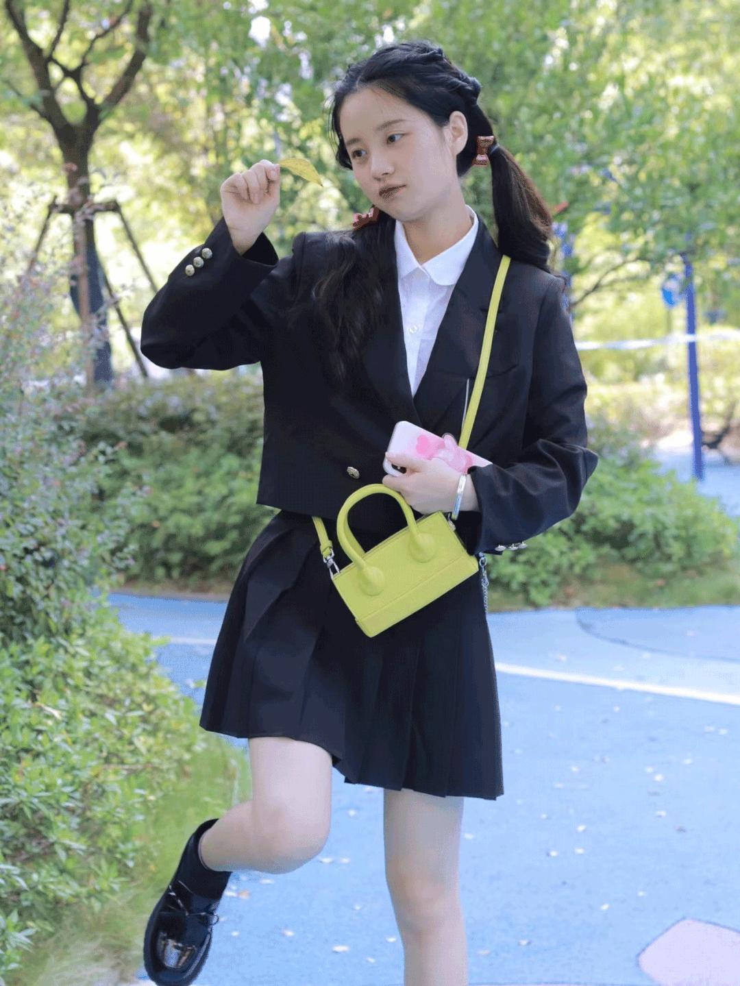 不知道自己的脸型适合戴哪种款式,长脸型耳环项链配饰