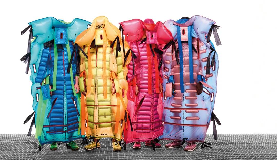 上万元加拿大鹅羽绒服网店仅售50,moncler经典款羽绒服