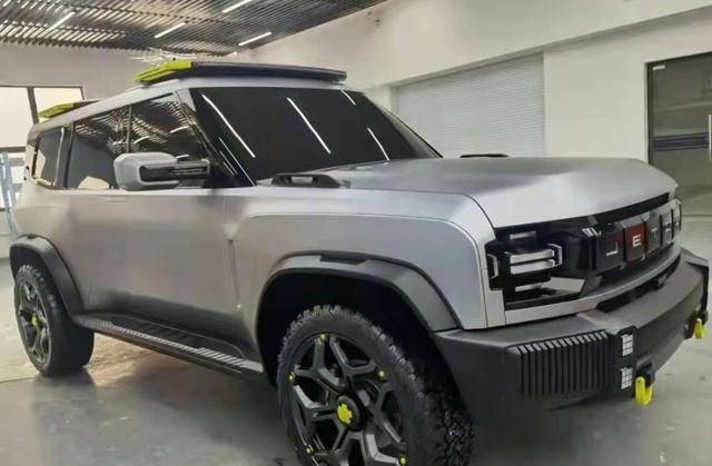 奇瑞版“大G”路试，配智能四驱，2.0T＋8AT＋三把锁，越野极强