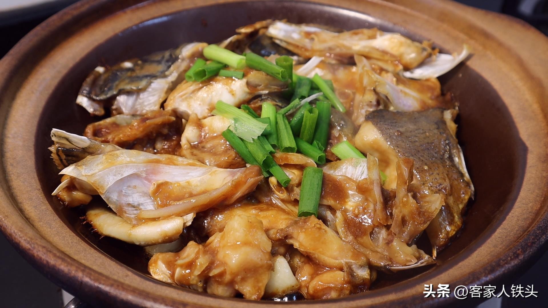 爱吃鱼头原视频,爱吃鱼的一定要收藏教你秘制做法