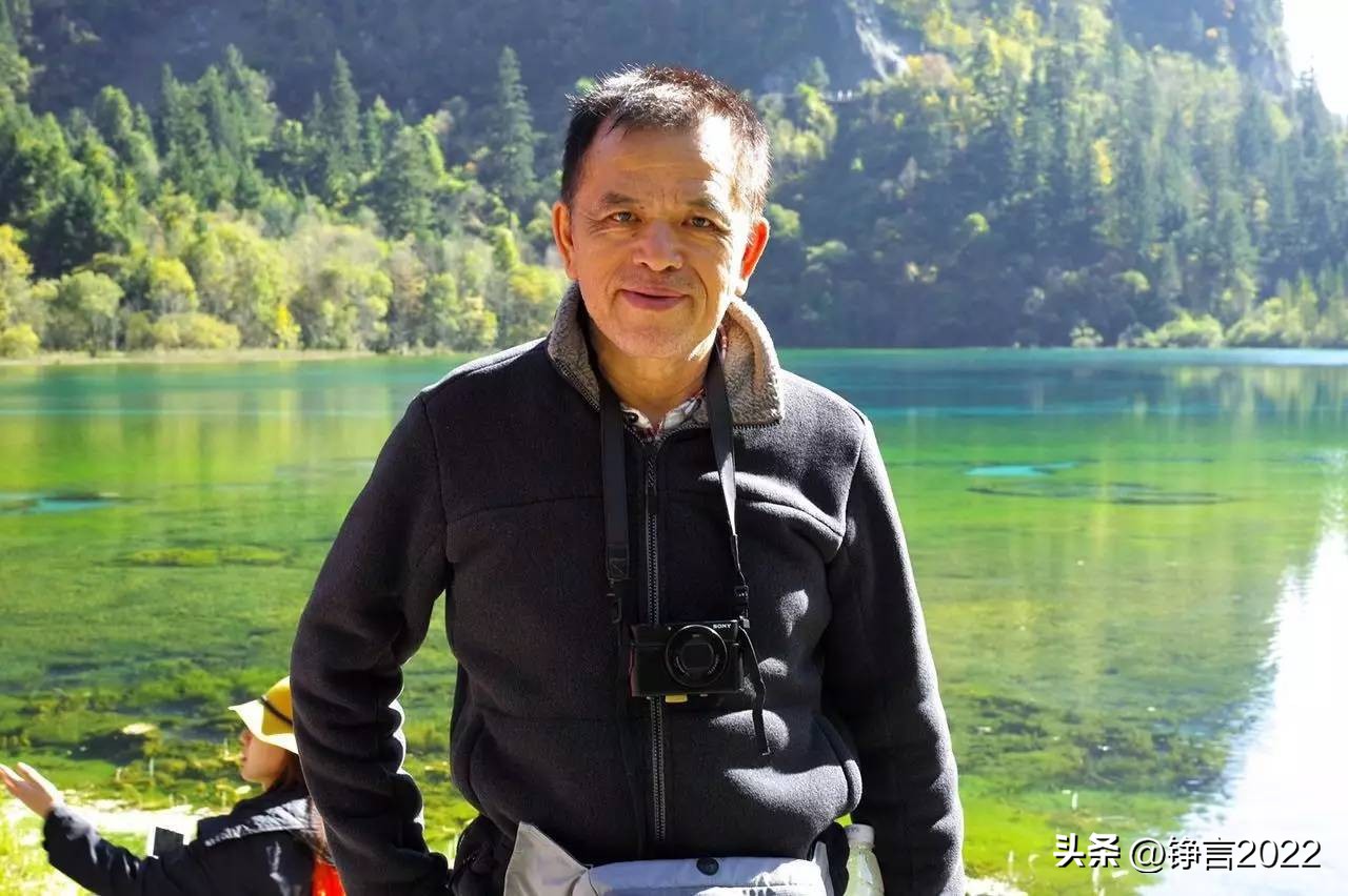 外国人评价老伯,老外街头英文采访老爷爷