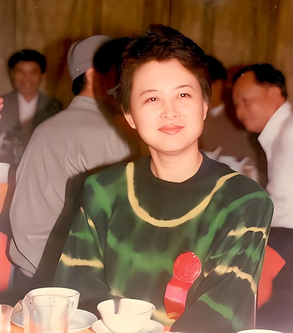 央视6位主持人因癌症英年早逝,电视台主持人得癌症的多为什么