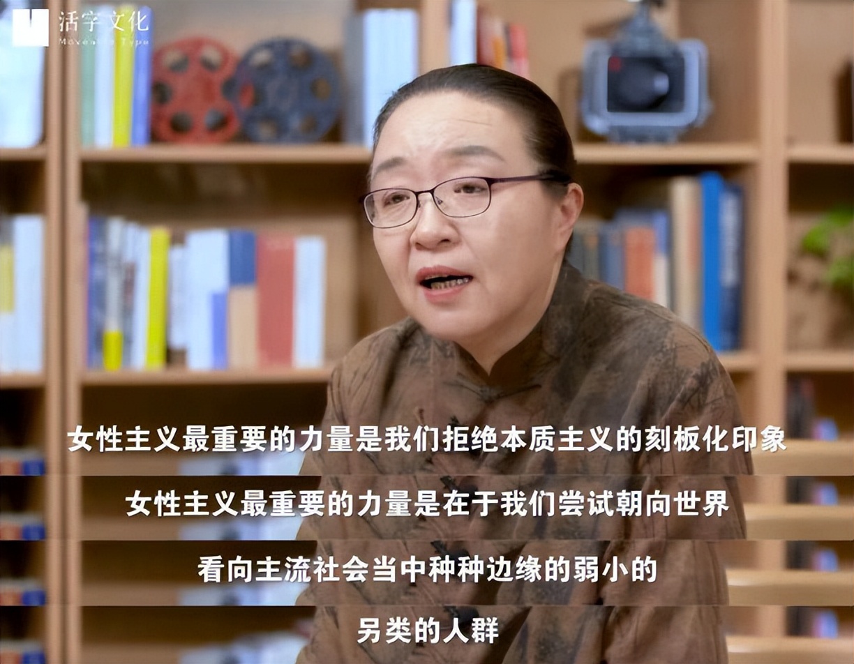 最近火出圈的老师上课,最近火出圈的老师上课挨个点名