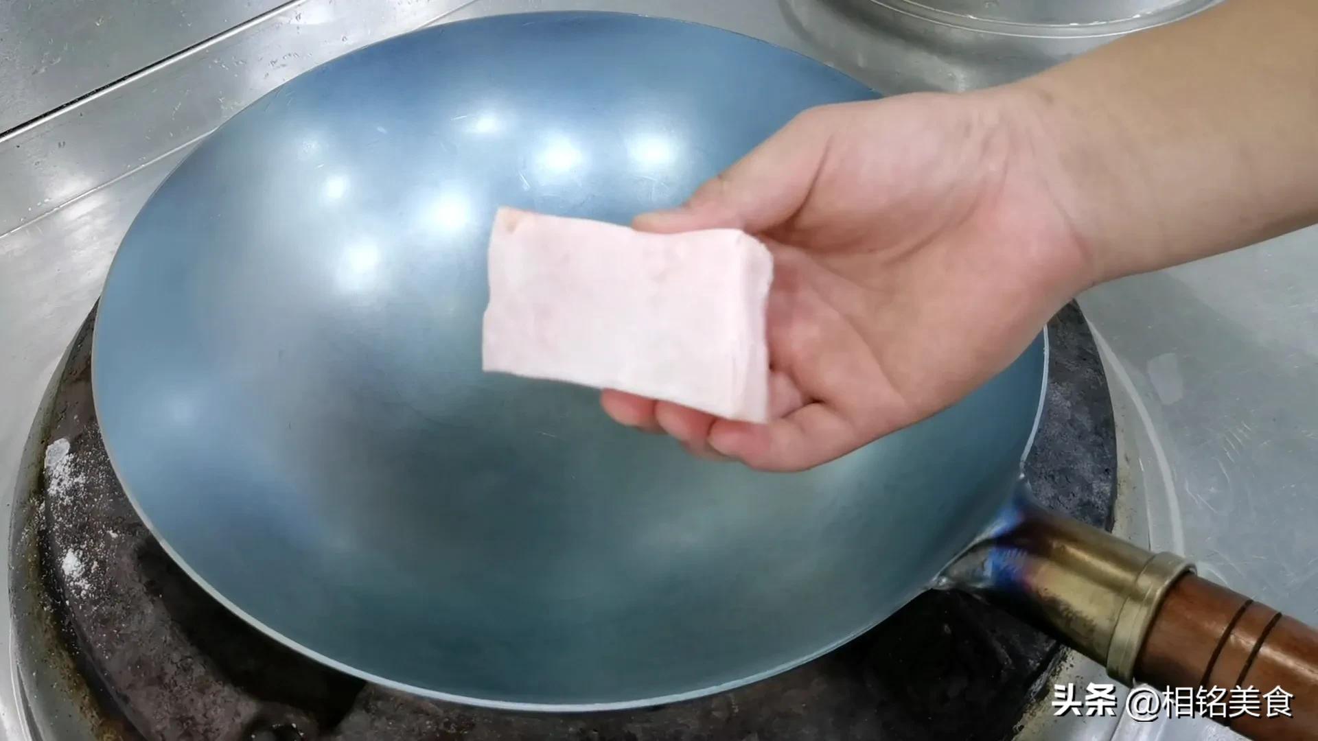 新铁锅怎样开锅小妙招视频,不粘锅的铁锅最佳开锅方法