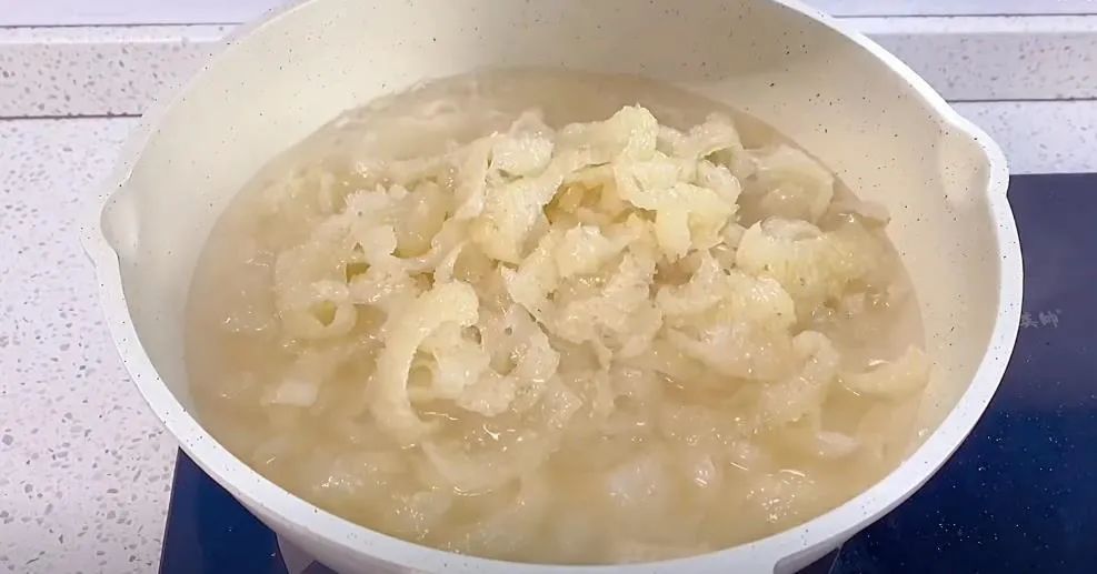 什么食物有胶原蛋白最多让脸饱满,吃什么样的胶原蛋白能让皮肤饱满