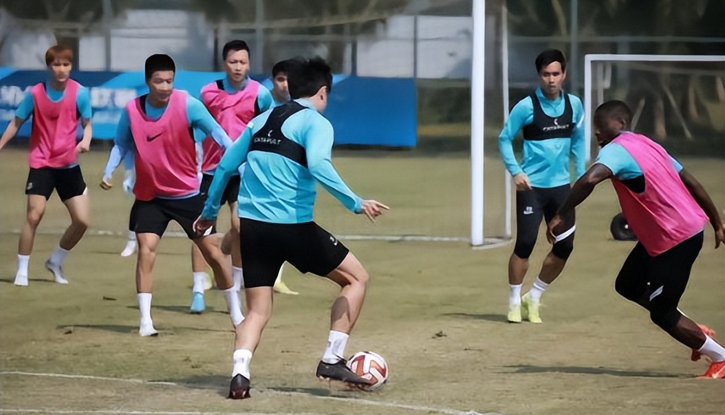 大连队日常篇：四人进名人堂，基额很努力，官媒释谣言