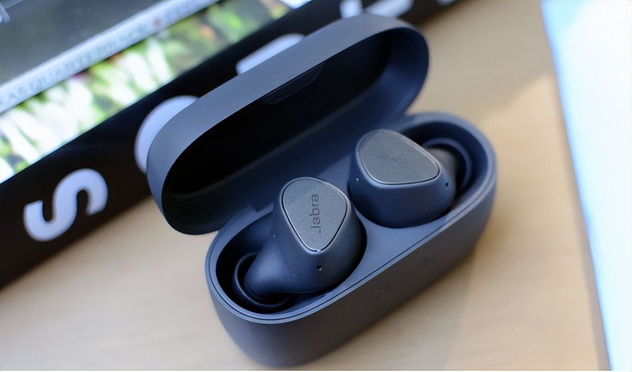 怎样挑选一款好的无线蓝牙耳机,蓝牙耳机中什么牌子的耳机最好呢