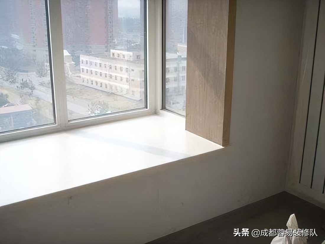 窗户渗水用什么胶比较好,阳台窗户缝隙渗水怎么办