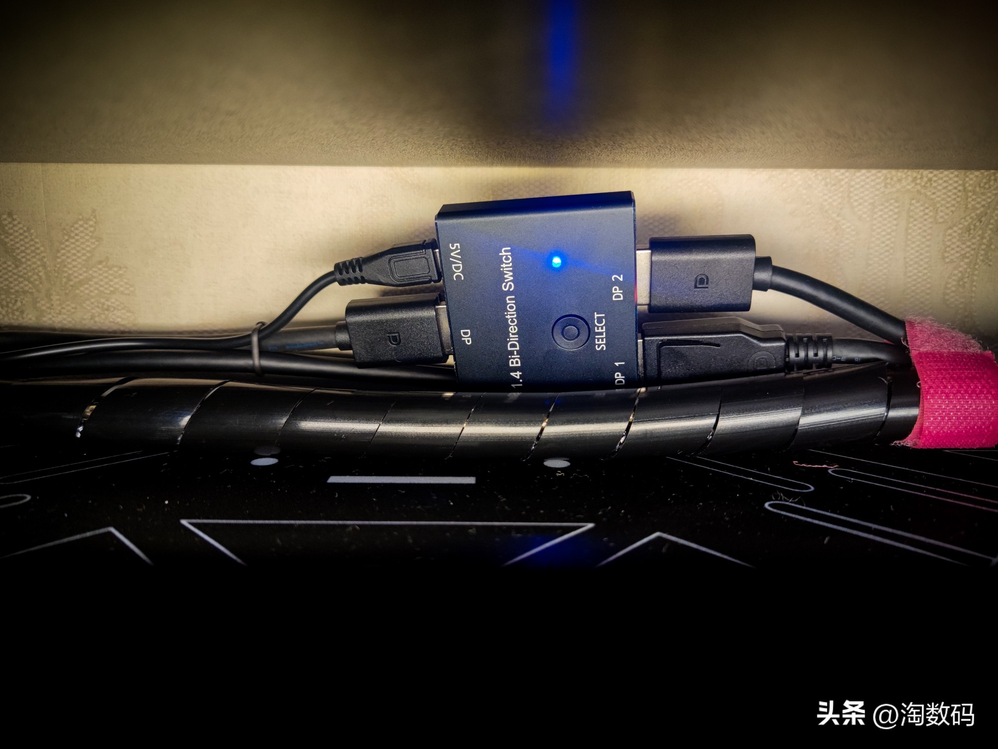 双主机双屏视频接口不够用？￥29块钱DP1.4一转二分线器晒单简评