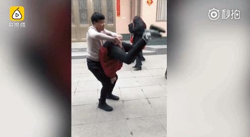 韩国梨泰院*踏事踩**件，154人遇难：别怕落伍错过一场热闹