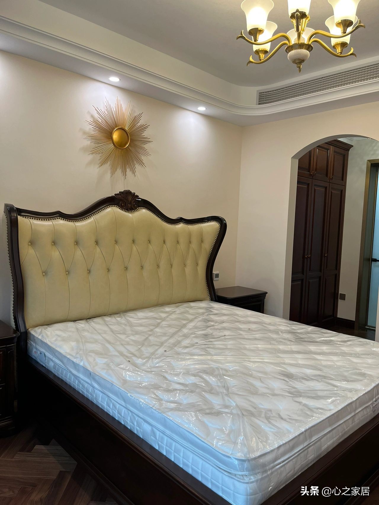 美式挑空栏杆装修效果图,美式装修风格过道全屋效果图