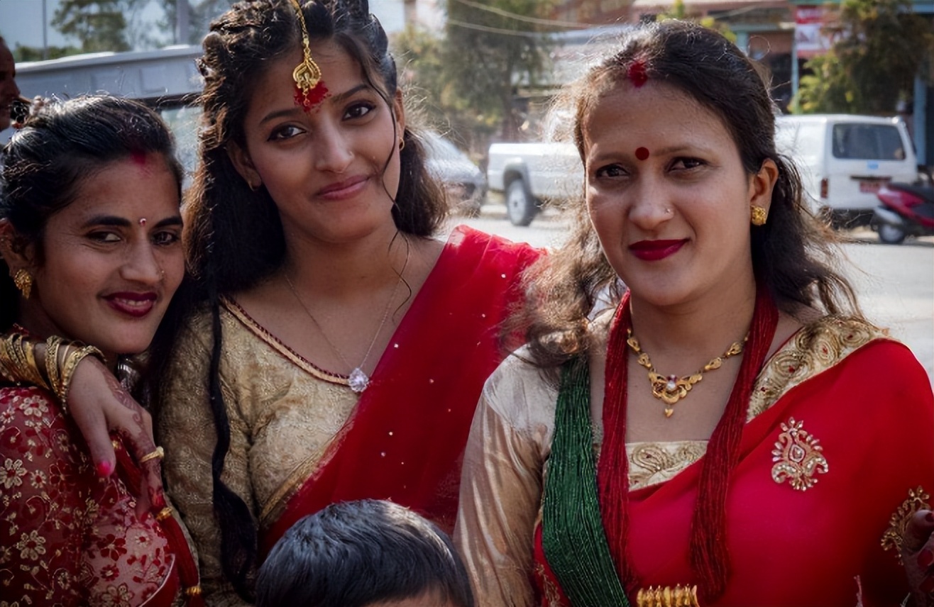 揭秘印度“圣女”真实生活：十几岁就沦为高级僧妓，结局孤独终老