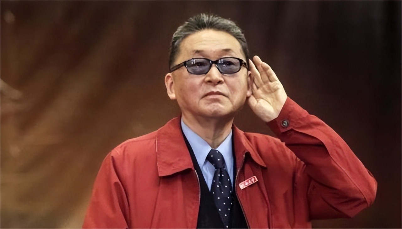 狂傲的李敖为什么说：只有毛主席值得我喊“万岁”，其他人不配